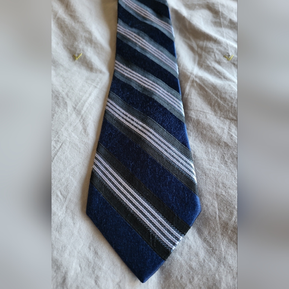 Perry Ellis Navy and Gray Striped Tie
